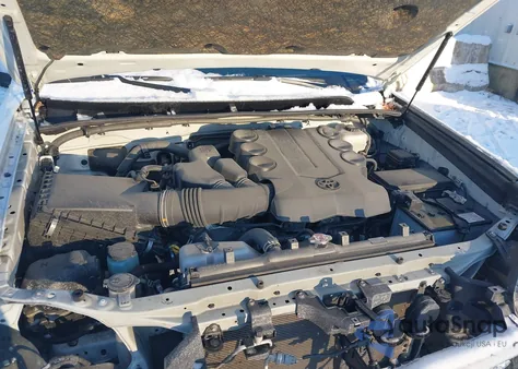 2023 Toyota 4Runner Sr5 Premium z USA, uszkodzony, nr VIN JTENU5JR2P6127307